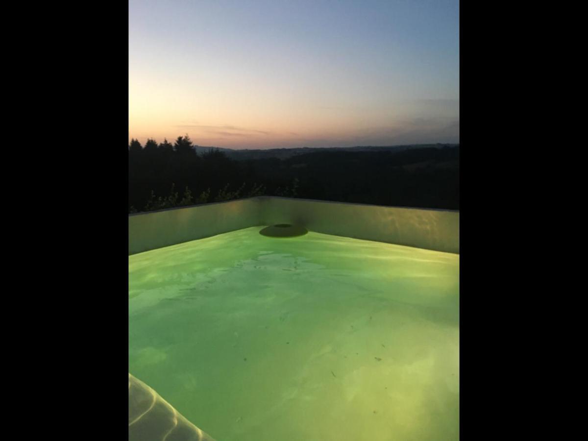 Hotel Chez Alice,simplicité et petite piscine à Mirandol-Bourgnounac Extérieur photo