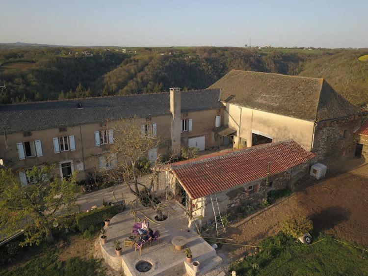 Hotel Chez Alice,simplicité et petite piscine à Mirandol-Bourgnounac Extérieur photo